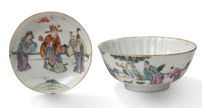 CHINE 
A set of fourteen pieces of polychrome enamelled porcelain, including six...