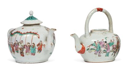CHINE 
一套十四件聚彩珐琅瓷器，包括六个有盖的各种装饰的杯子，两个茶壶，其中一个有盖（另一个缺盖），两个瓷器和聚彩珐琅的主题，三个碗和一个杯子。



D....