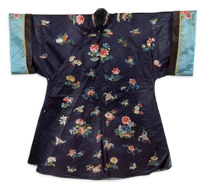 CHINE 
Midnight blue silk satin dress, embroidered with polychrome threads of butterflies...