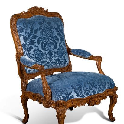 ATTRIBUÉ À NICOLAS-QUINIBERT FOLIOT (1706 - 1776) 
大扶手椅，精雕细琢的模制山毛榉框架。带有连续卷轴的"à la...