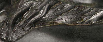 José Maria DAVID (né en 1944) 
非凡的餐桌模型"猎豹"，青铜色的黑色铜锈在绿色的阴影下，停留在两个立柱上，装饰着两只猎豹的爬行.长方形的顶部在厚厚的玻璃板.失蜡铸造，证明1/8，签署"何塞-玛丽亚-大卫".由创始人Landowski盖章.模型创建于2008年4月.
高：74...