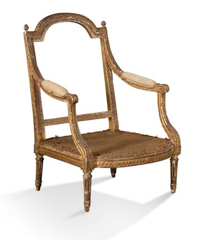 null 
FAUTEUIL À HAUT DOSSIER en bois naturel mouluré sculpté et doré à motif de...