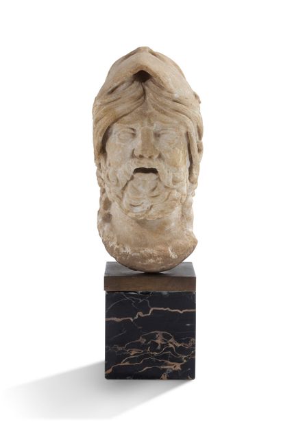 null HEAD OF A MAN IN A HELMET
White marble proof in the Antique style on a square...
