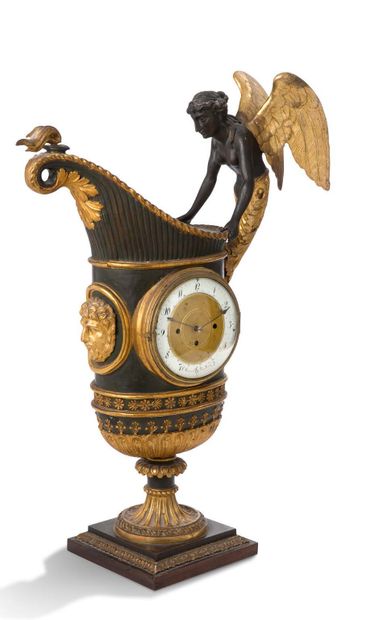 null LARGE HANGER in the form of an antique lamp on a painted and gilded wood pedestal....
