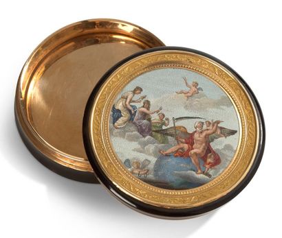 null 
RARE BONBONNIÈRE in micro-mosaic. Round in shape, the lid is decorated with...