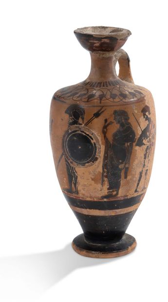 LECYTHUS WITH BLACK FIGURES
大希腊。公元前5世纪
高19.5厘米(残缺，缺件，修复，原样)
专家
Alexandre...