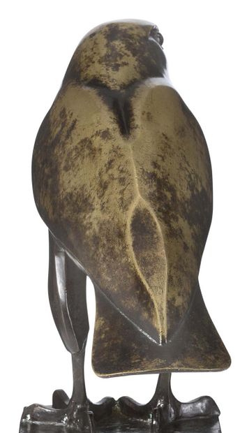 Charles ARTUS (1897-1978) 
Le faucon pélerin 

Bronze à patine dorée, signé sur le...