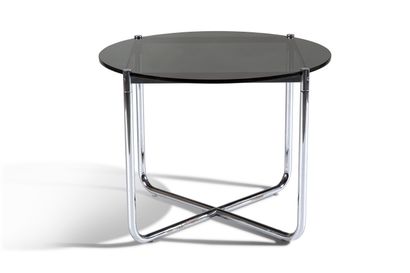 MIES VAN DER ROHE (1886-1969) MIES VAN DER ROHE (1886-1969)

Petite table d'appoint...