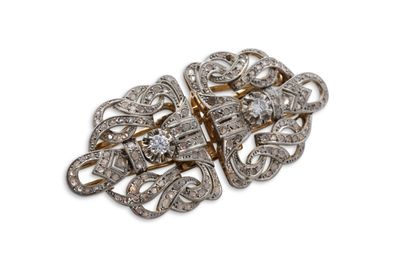 null Broche "diamants"

Taille rose, platine (850) or jaune 18K (750)

Peut se porter...