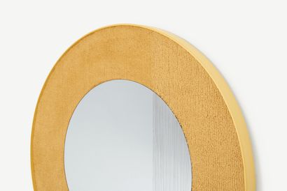 Reymond - Grand miroir rond en laine et bois, 70 cm de diamètre Comme c’est souvent...