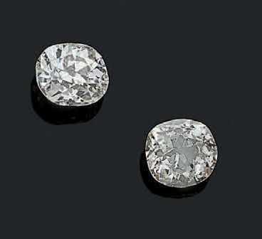 null DIAMANTS SUR PAPIER Deux diamants taille ancienne
Poids : 1.43 - 1.32 carat...