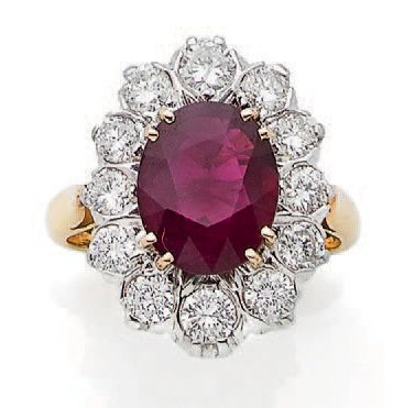BAGUE «RUBIS»
Rubis oval, diamants ronds
Or...