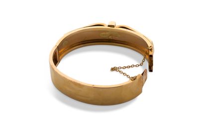 Bracelet jonc Bracelet jonc 
Or 18K (750) 
Dim.: 5 x 6.2cm env. - Pb.: 19.2gr Cliquez...