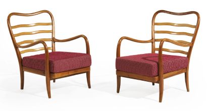 Paolo Buffa (attribué à) 
一对轻木扶手椅 轻木材质，有镂空的靠背，横条，弯曲的扶手延伸到前腿；座位和靠背上有泡沫垫子（后来），上面覆盖着斑驳的红色织物。
高81厘米-宽58厘米-深60厘米
一对轻木扶手椅，归功于保罗-布法。
31...