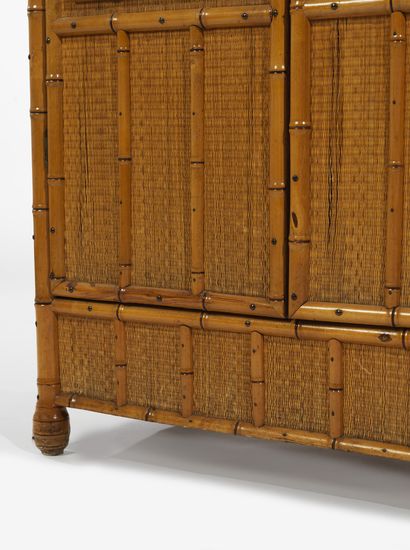 Travail SUÉDOIS SMALL CABINET In varnished pine covered with woven rattan, bamboo...