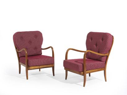 Paolo Buffa (attribué à) 
PAIR OF LIGHTWOOD ARMCHAIRS In lightwood, with openwork...