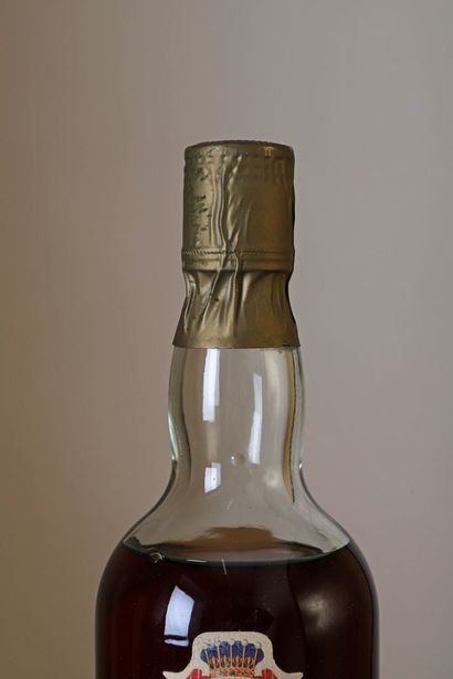 null 1 B WHISKY ROYAL MARRIAGE 1948-1961 75 Cl 43% (6 cm; e.l.a; importer Corade)...