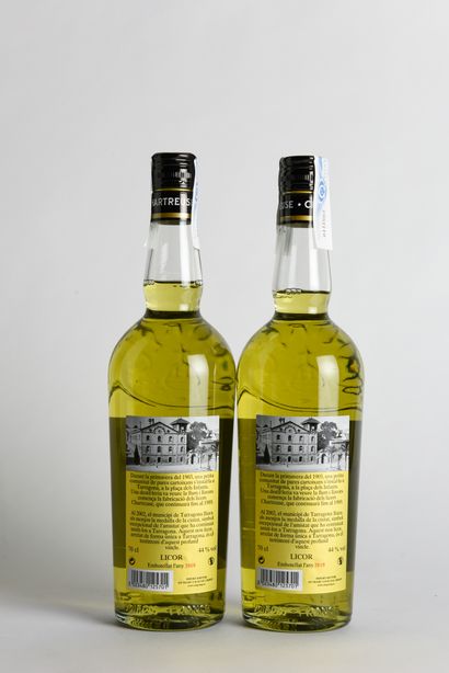 null 2 B CHARTREUSE LA TAU 70 cl 44% (2018 bottling) (Spanish tax stamp) - NM - Chartreuse...