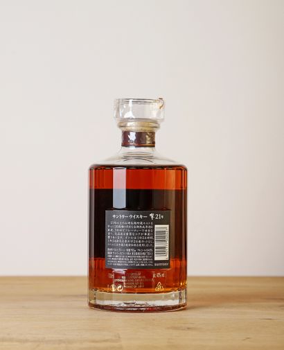 null 
1 B WHISKY 21 YEARS OF AGE 70 cl 43% (transparent cover damaged but not entirely...