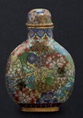 CHINE Tabatière à priser en bronze cloisonné à décor polychrome dit « aux mille fleurs...