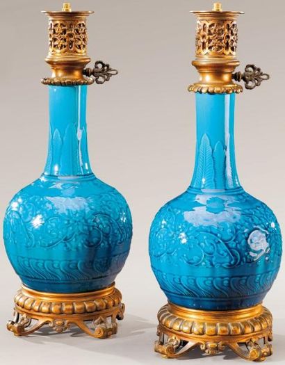 THEODORE-JOSEPH DECK (1823-1891) Paire de lampes de forme balustre en céramique émaillée...