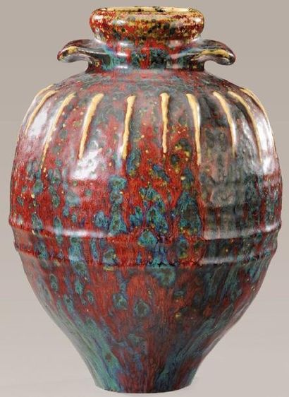 PIERRE ADRIEN DALPAYRAT (1844-1910) Vase à corps ovoïde et col ourlé à prises latérales...