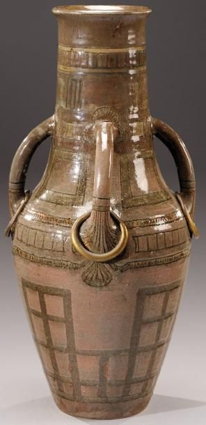 AUGUSTE DELAHERCHE (1857-1940) Important vase à corps ovoïde et long col droit évasé,...