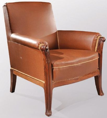 TRAVAIL FRANCAIS 1900 Important fauteuil en acajou à dossier droit incliné, accotoirs...