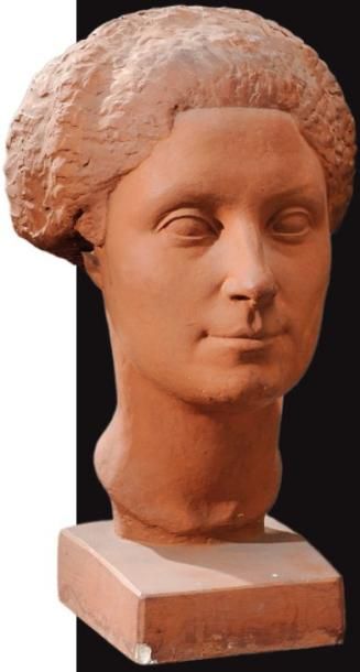 CLAUDIUS LINOSSIER (1893-1953) Buste en plâtre rouge figurant une femme aux cheveux...