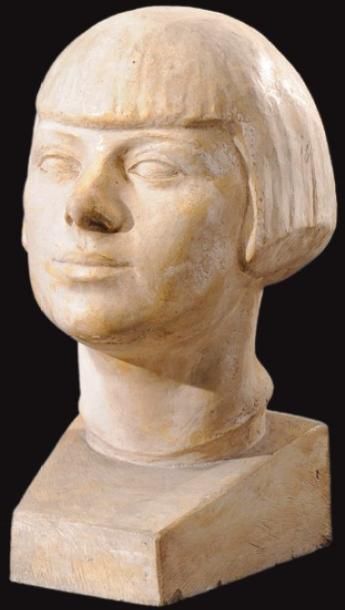 CLAUDIUS LINOSSIER (1893-1953) Buste en plâtre figurant une femme au cheveux courts....