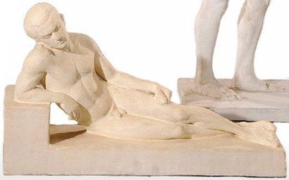 CLAUDIUS LINOSSIER (1893-1953) Plâtre figurant un homme nu allongé. Vers 1930. H:...