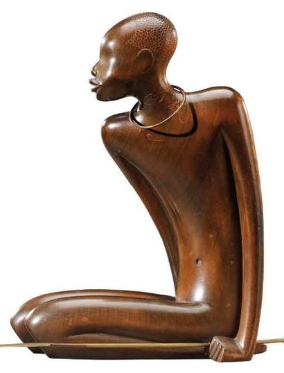 KARL HAGUENAUER Atelier de «Chasseur africain accroupi» Sculpture en taille directe...