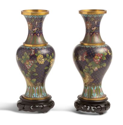 CHINE vers 1900 


A pair of baluster vases in cloisonné enamel on copper, with polychrome...