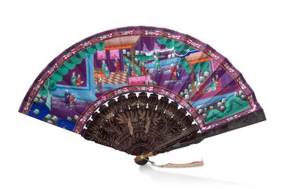 CHINE, CANTON VERS 1880-1900 


Folding fan with polychrome painted decoration on...