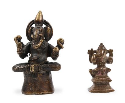 INDE XVIIE ET XIXE SIÈCLE Deux sujets en bronze, représentant le dieu à tête d'éléphant...
