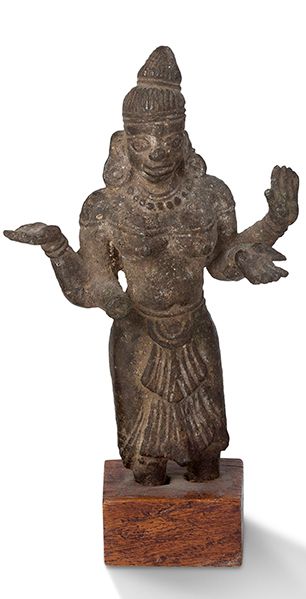 null 高棉语，13-14世纪

代表梵天的青铜雕像。



H.9.8厘米

(少了一只手)



RC：一只手不见了。