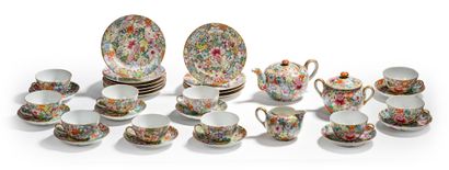 Chine XIXe siècle 


瓷器和米勒珐琅服务，包括十个杯子，十个碟子，十个小盘子，一个茶壶，一个牛奶壶和一个糖碗。



D. 10；14.5和18厘米...