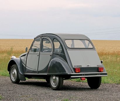 1990 Citroën 2 CV Charleston 9 km au compteur 
新车，从未注册

鸬鹚灰色模型

实时机器



从未注册

底盘编号：VF7AZKA371741



雪铁龙2CV是一个受欢迎的标志，也是附着在法国历史上的一个真正的历史纪念碑，在1948年至1990年期间，它的产量超过了500万辆。这些页面上的图片是1990年全新的2...