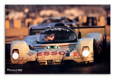 PEUGEOT 905 
Lot de 13 affiches
Bon état général 7 en formats 169 x 116 cm, 6 en...