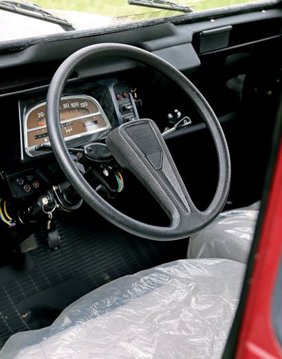 1990 Citroën 2 CV Charleston 18 km au compteur 
Voiture neuve d’époque, jamais immatriculée

Modèle...