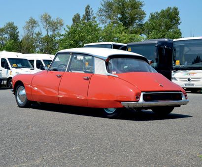 1961 Citroën DS 19 
Known history

Nice configuration

Ashtray fenders



French...