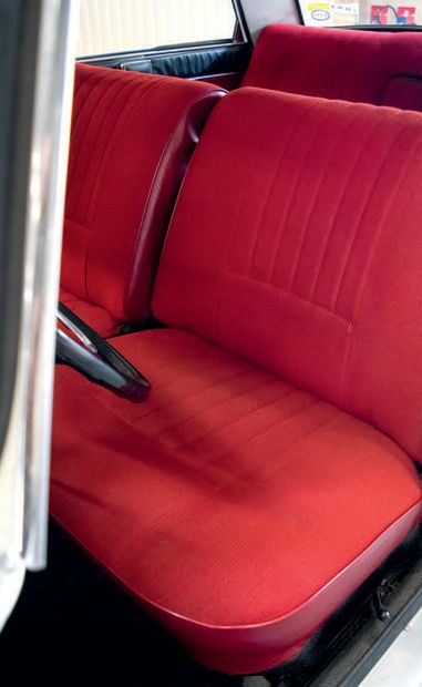 1967 Peugeot 404 Berline 
Elegant bodywork by Pininfarina

Beautiful paint and upholstery...