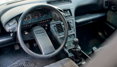 1986 Citroën CX 25 GTi Turbo 2 
高速公路上的TGV

雪铁龙测试车

最强大的CX版本



未经注册

底盘编号：131505



雪铁龙CX在推出时是一款令人热切期待的汽车。在接替DS的繁重任务下，它的销售在20年的职业生涯后逐渐失去动力，它最终以精湛的技艺迎接了挑战。作为雪铁龙系列的旗舰车型，它将结合传统和创新，象征着Quai...