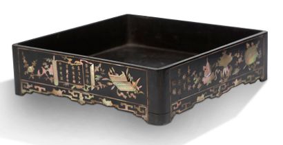 VIETNAM FIN XIXE SIÈCLE 
A square tray with high edges, made of dark wood, the rim...