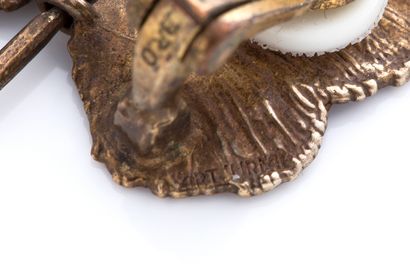 LALANNE PAIRE DE CLIPS D'OREILLES «PAPILLON»
Bronze doré
Signée C.L Pb. : 10.3 gr
A...