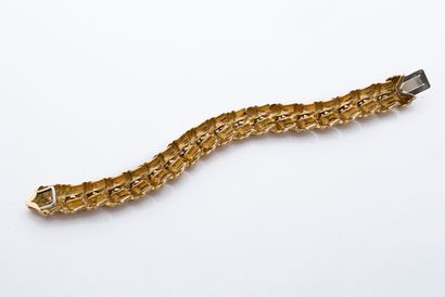 VERGER FRÈRES Bracelet saphirs, or jaune 18k (750)
Poinçon de maître
L. : 18.5 cm...