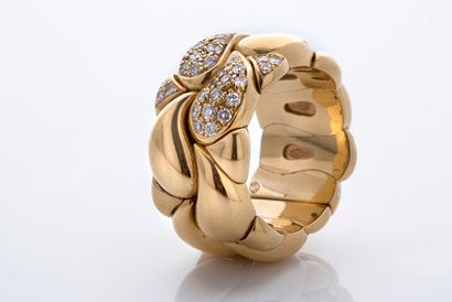 CHOPARD «CACHEMIRE»
Bracelet et bague joncs
Diamants, or 18k (750)
Signés
Td. : 55...