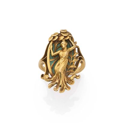 GEORGES FOUQUET BAGUE «NYMPHE»
Email, or 18k (750)
Signée, numérotée - vers 1900
Td....