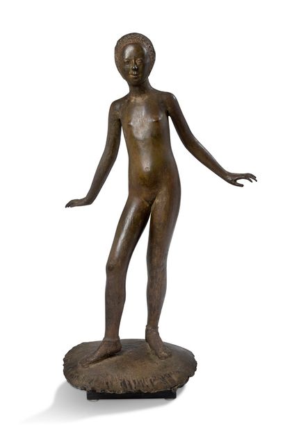PIERRE CARRON (Né en 1932) 
站立沐浴者 

青铜，带有深色的铜锈，背面的底座上有签名，带有Romain Barelier铸造厂的印章...