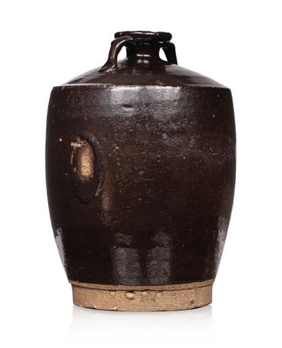 JAPON XVIe SIÈCLE 陶瓷花瓶，有两个把手，施釉 "蛇皮"。
高35厘米
(轻微烧制缺陷)
出处 前Moreau-Gobard收藏。
Jean-C...